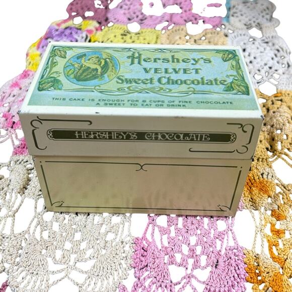 Vtg metal Hershey Chocolate Recipe Storage Box- Hersheys - pale yellow green - Picture 1 of 11